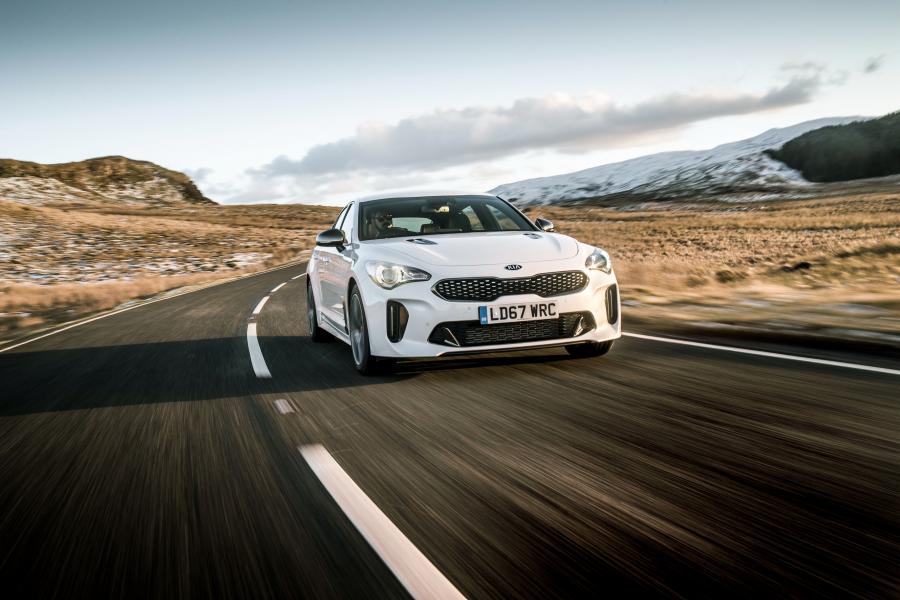  Kia Stinger GT-Line (CK) 2017 года  (UK) (фото 12 из 37)